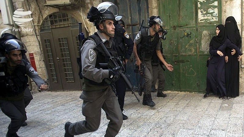 Pelo menos vinte palestinos foram feridos em confronto com as forças israelenses.