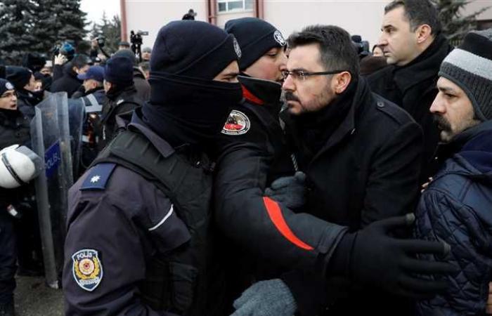 الاتحاد الأوروبي تشنه انتقادا شديدا لتركيا بسبب اعتقالات لنشطاء