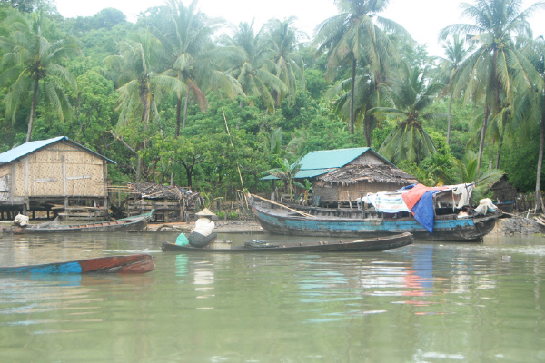  ရခိုင္ကမ္း႐ိုးတန္း ေတာင္သူတို႔အတြက္ မရွိမျဖစ္ တာတမံမ်ား ‘‘မုန္တိုင္းသင့္တာတမံမ်ား ျပင္ဆင္ဖို႔လိုေနတယ္လို႔ ေက်ာက္ျဖဴေဒသခံေတြ၊ စိ