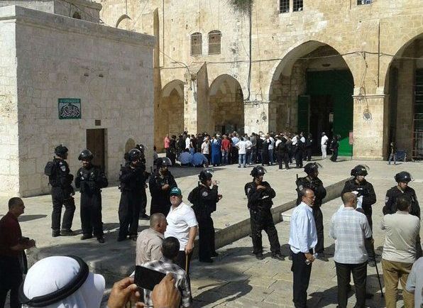 مستوطنون يهود يقتحمون "الأقصى" في ظل الحصار العسكري