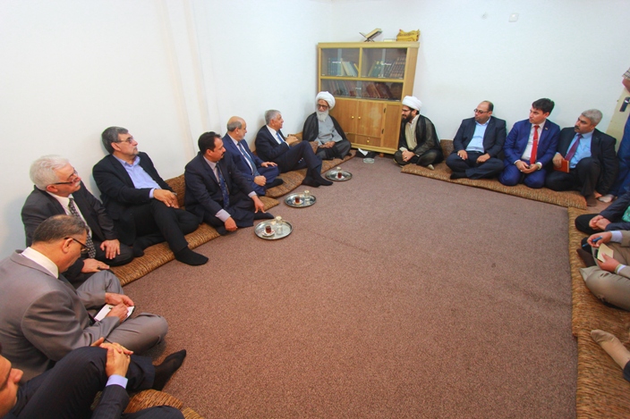 المرجع النجفي يدعو المسؤولين العراقيين أن يخدموا العراق وأهله