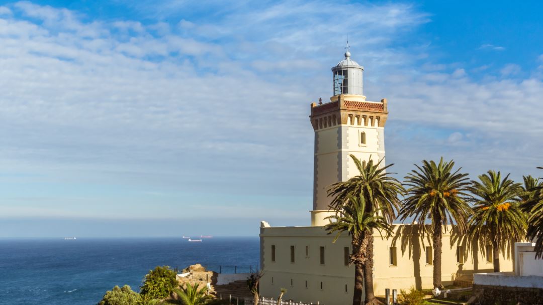 رحلة الملك سلمان الصيفية الى المغرب...924 غرفة فندق و450 سيارة