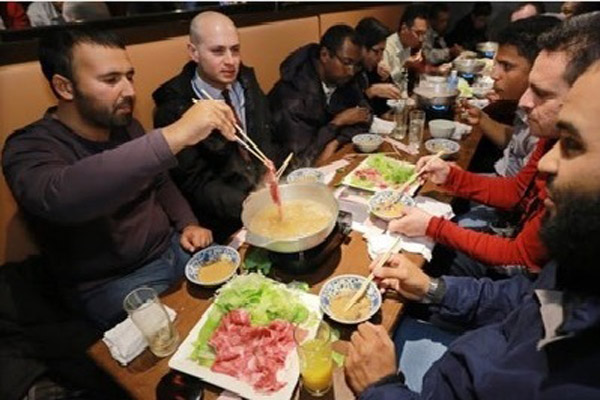 訪日ムスリムの「食事」選び　同胞の口コミが最も安心