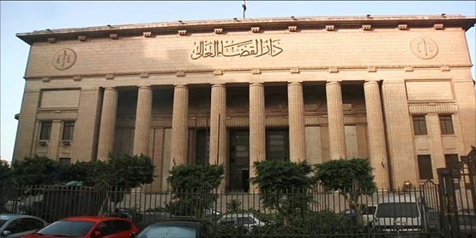 محكمة مصرية تحيل 8 للمفتي تمهيدا لإصدار حكم بإعدامهم في قضية الاعتداء على الشرطة