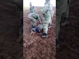 الجيش التركي يعتقل جنودًا تورطوا في تعذيب شبان سوريين