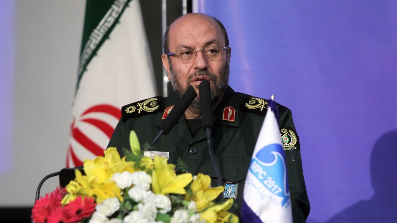 وزیردفاع: ایران سیمرغ سیٹلائٹ کیریر کے اہداف کے حصول میں کامیاب رہا 