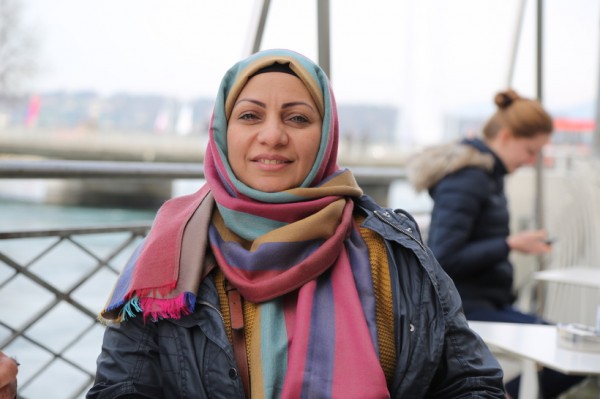 Bahraini activist ends hunger strike after allowing her to meet family