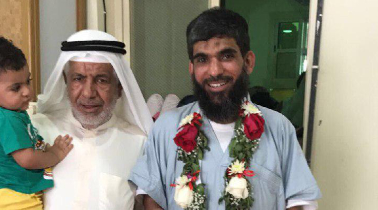 "الشيخ علي حميدان" إلى الحرية بعد عام في السجن بتهمة التجمهر في الدراز