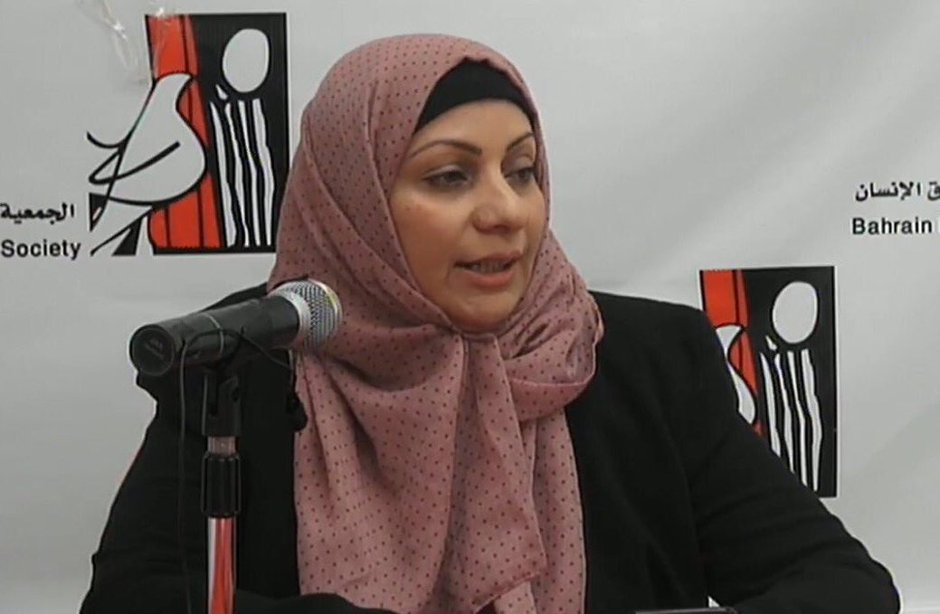 الناشطة "إبتسام الصائغ" تلتقي بأسرتها وتفك إضرابها