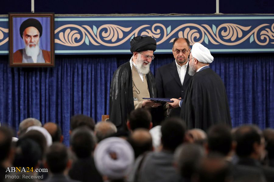 Ayatullah Khamenei Sahkan Rouhani Sebagai Presiden