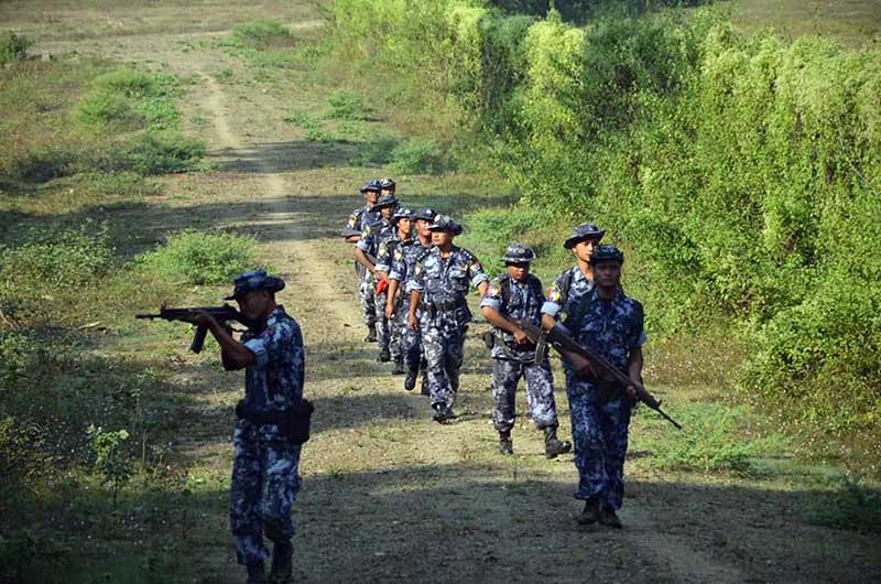 ေမယုေတာင္ေပၚတြင္ ပစ္ခတ္ခံရ၍ ၂ ဦး ေသဆံုး၊ အမ်ဳိးသမီး ၄ ဦး ေပ်ာက္ဆံုး