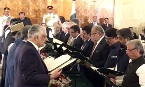 Pakistan new cabinet takes oath