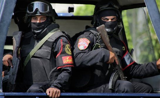 مقتل 2 بينهما شرطي في إطلاق نار على دورية أمنية جنوب مصر