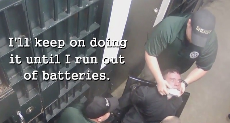 U.S police officers torture 18-year-old boy with tasers