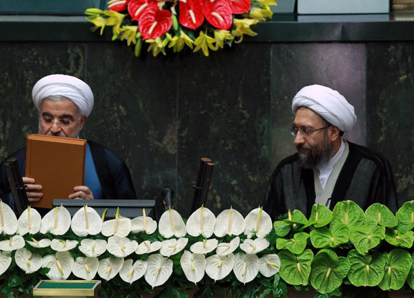 صدر حسن روحانی کچھ دیر بعد ایران کے بارہویں صدر کے طور پرحلف اٹھائیں گے
