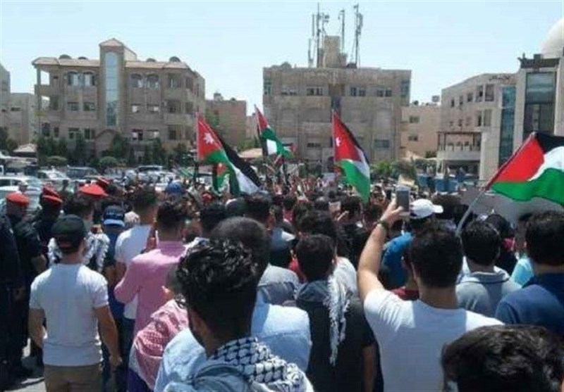 اردن کے عوام کا صیہونی سفیر کو ملک سے نکالنے کا مطالبہ