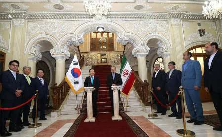 ڈاکٹر لاریجانی کا ایران اور جنوبی کوریا کے درمیان بینکاری اور سرمایہ کاری کے فروغ پر زور