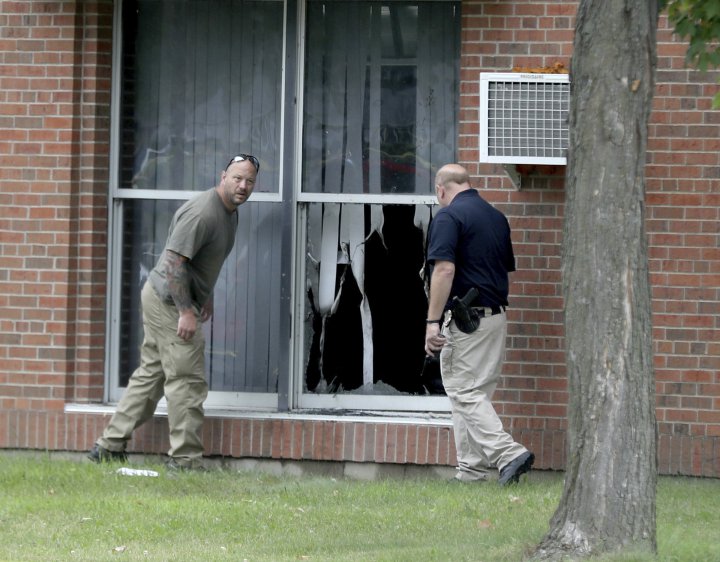 Explosive device caused blast at Minnesota mosque during morning prayer / Pics