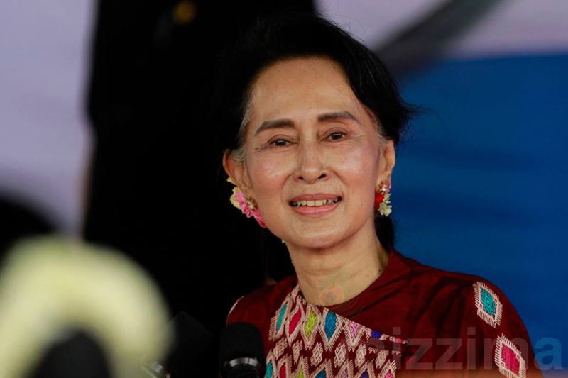 ႏိုင္ငံေတာ္ စီးပြားေရးဖြံ႔ၿဖိဳးမႈေနာက္က်ျခင္းမွာ ၿငိမ္းခ်မ္းေရး မရွိျခင္းေၾကာင့္ျဖစ္ဟု ႏိုင္ငံေတာ္၏ အတိုင္ပင္ခံပုဂၢိဳလ္ ေျပာၾကား