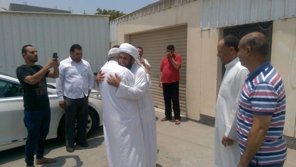 Bahraini Shiite cleric released after spending 1 year in jail / Pics