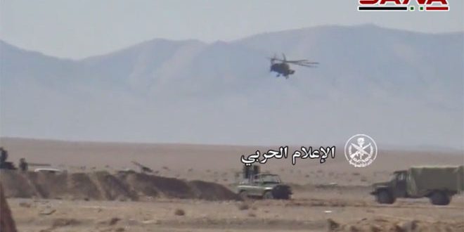 Destruction d’un dépôt de munitions, 3 bâtiments et des véhicules de «Daech» dans le désert