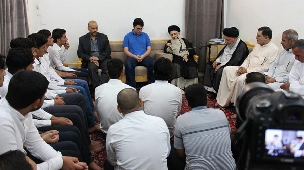 المرجع الحكيم يدعو الشباب للإيمان بالله والتمسك بالدين والعقيدة