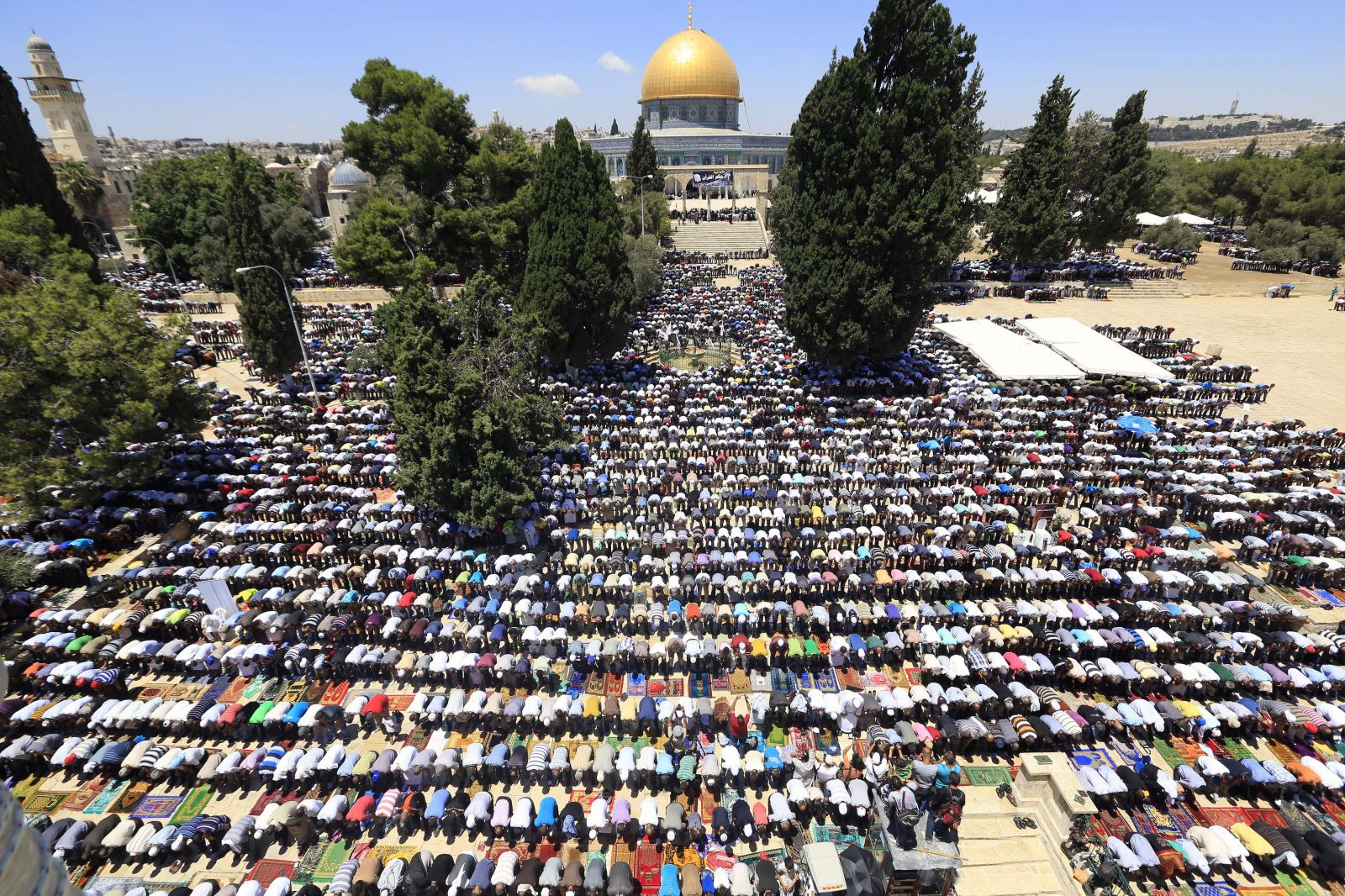 خطيب الاقصى يحذر من التنازل عن مدينة القدس