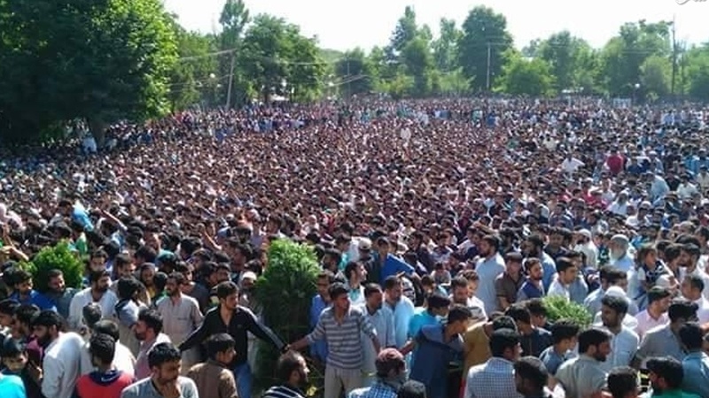 کشمیر میں دفعہ 370 کو ہٹانے کی کوشش، عوام کا ہمہ گیر احتجاج