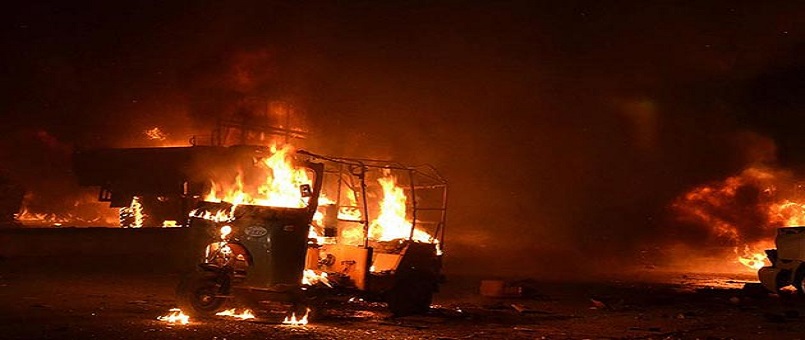 Pakistan'da askeri araca bombalı saldırı: 15 ölü 