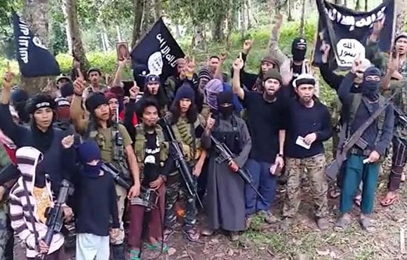 القوات الفلبينية تقتل قياديا في جماعة "أبو سياف"