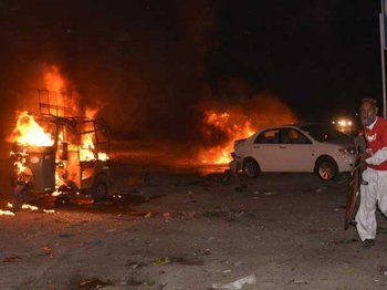 15 Muertos y 32 Heridos Saldo Parcial de Atentado de Daesh contra Convoy Militar Paquistaní 