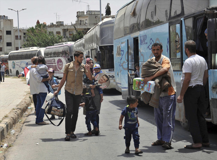 Over 600,000 displaced Syrians returned home in 2017, majority to Aleppo: UN