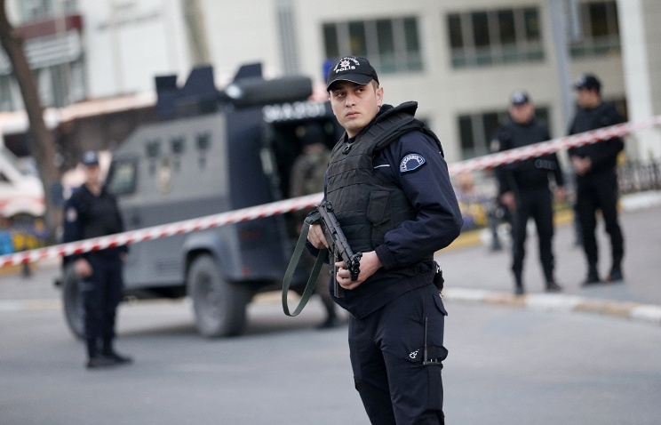 Istanbul police detain 12 ISIS suspects following stabbing incident