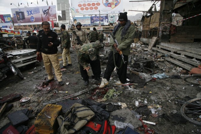 Roadside bomb blast kills 8 soldiers in southwest Pakistan