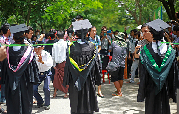 တကၠသုိလ္၊ ေကာလိပ္ေက်ာင္းစည္းကမ္းမ်ားတြင္ ႏုိင္ငံေရးဆူပူမႈဆိုင္ရာ ျပစ္မႈျပစ္ဒဏ္မ်ားပယ္ဖ်က္