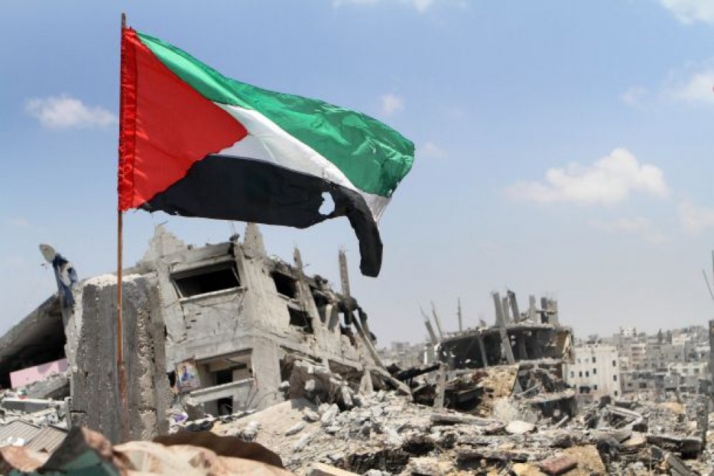 فيديو / قوات الاحتلال الاسرائيلية تواصل في تفجير بيوت الفلسطينيين في "رام الله"