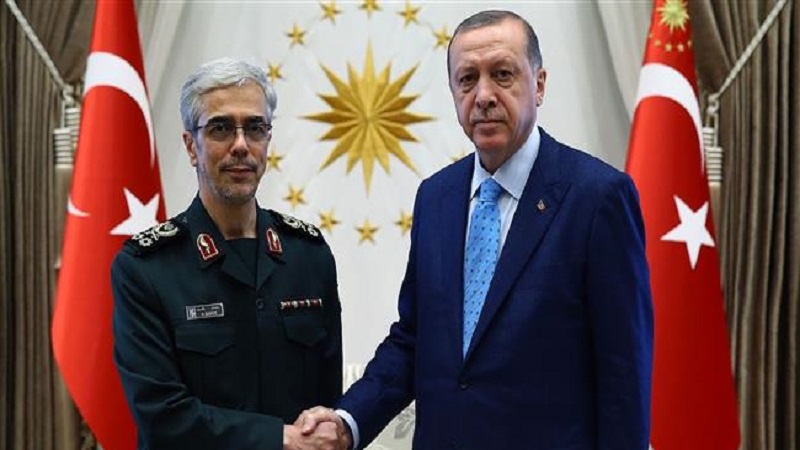 ایرانی مسلح افواج کے سربراہ میجر جنرل محمد باقری کی انقرہ میں ترکی کے صدر رجب طیب اردوغان سے ملاقات