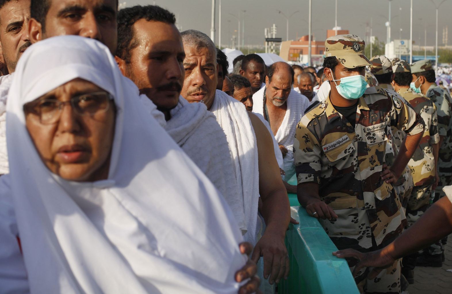 Over 95,000 people turned away over lacking Hajj permits