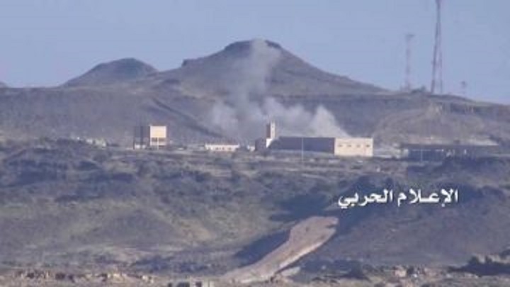 الجيش اليمني يقصف مواقع وتجمعات سعودية في عسير