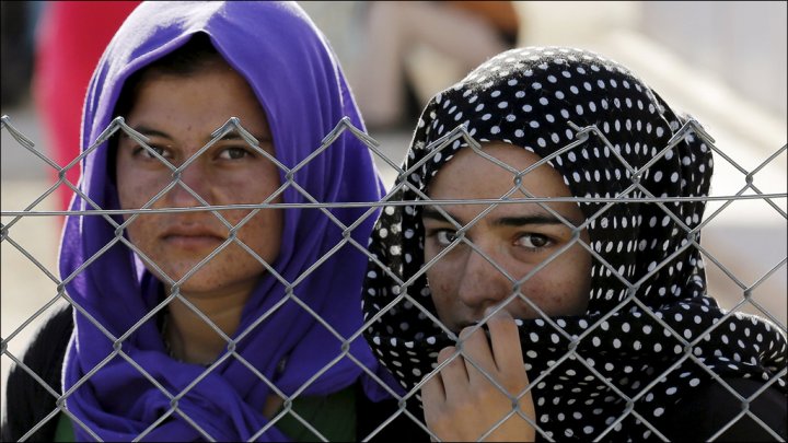 ايزيدية تتعرف على "داعشي" وسط نازحي تلعفر اشتراها وباعها+(صورة)