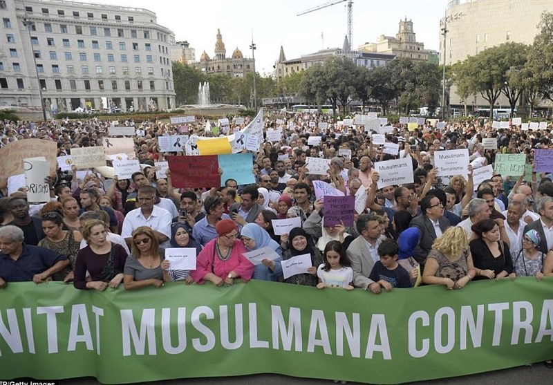 Barcelona Muslim community rallies against ISIS amid fear of Islamophobic reprisals