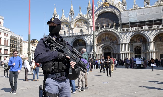 Anyone shouting 'Allahu akbar' in Venice to be shot: Mayor