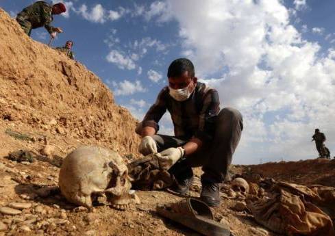 العثور على مقبرتين تضم رفات 500 من سجناء سجن بادوش الشهير