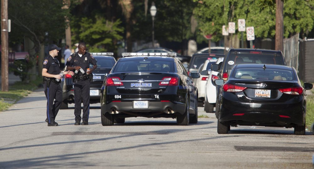 Atirador causa caos nas ruas de Charleston, nos EUA