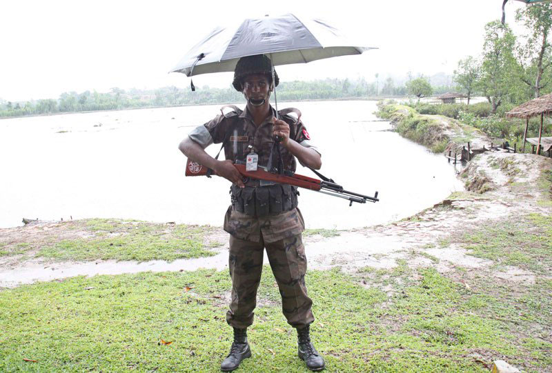 ျမန္မာႏိုင္ငံဘက္မွ ဘဂၤါလီမ်ား ထြက္ေျပးလာေနျခင္းေၾကာင့္ ဘဂၤလားေဒ့ရွ္ဘက္က နယ္စပ္လံုၿခံဳေရးကို တင္းက်ပ္