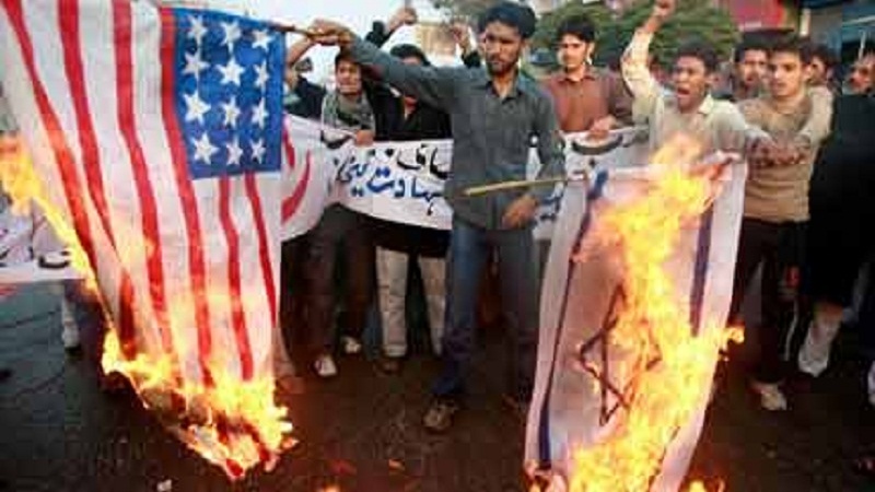پاکستان میں امریکی جارحانہ پالیسیوں کے خلاف احتجاجی مظاہرہ