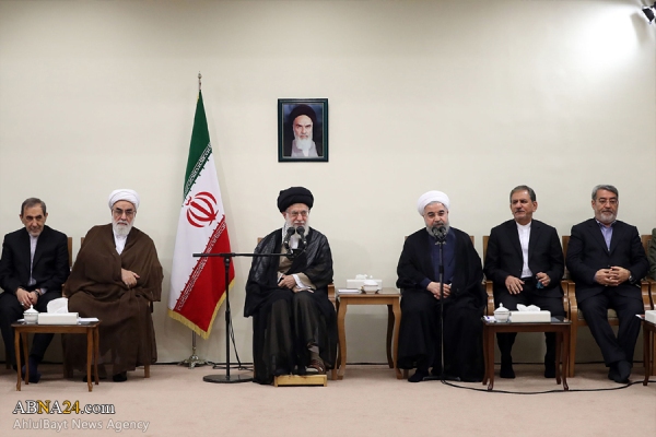 علينا أن نعتز بثوابتنا الثورية كالوقوف في وجه الاستكبار ومحاربة الظلم ومعارضة نظام الهيمنة