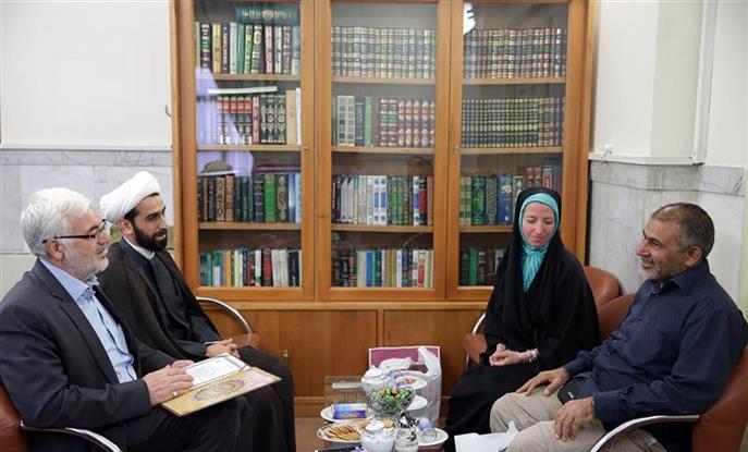 Italian lady converts to Shi’ite Islam at Imam Reza Holy Shrine