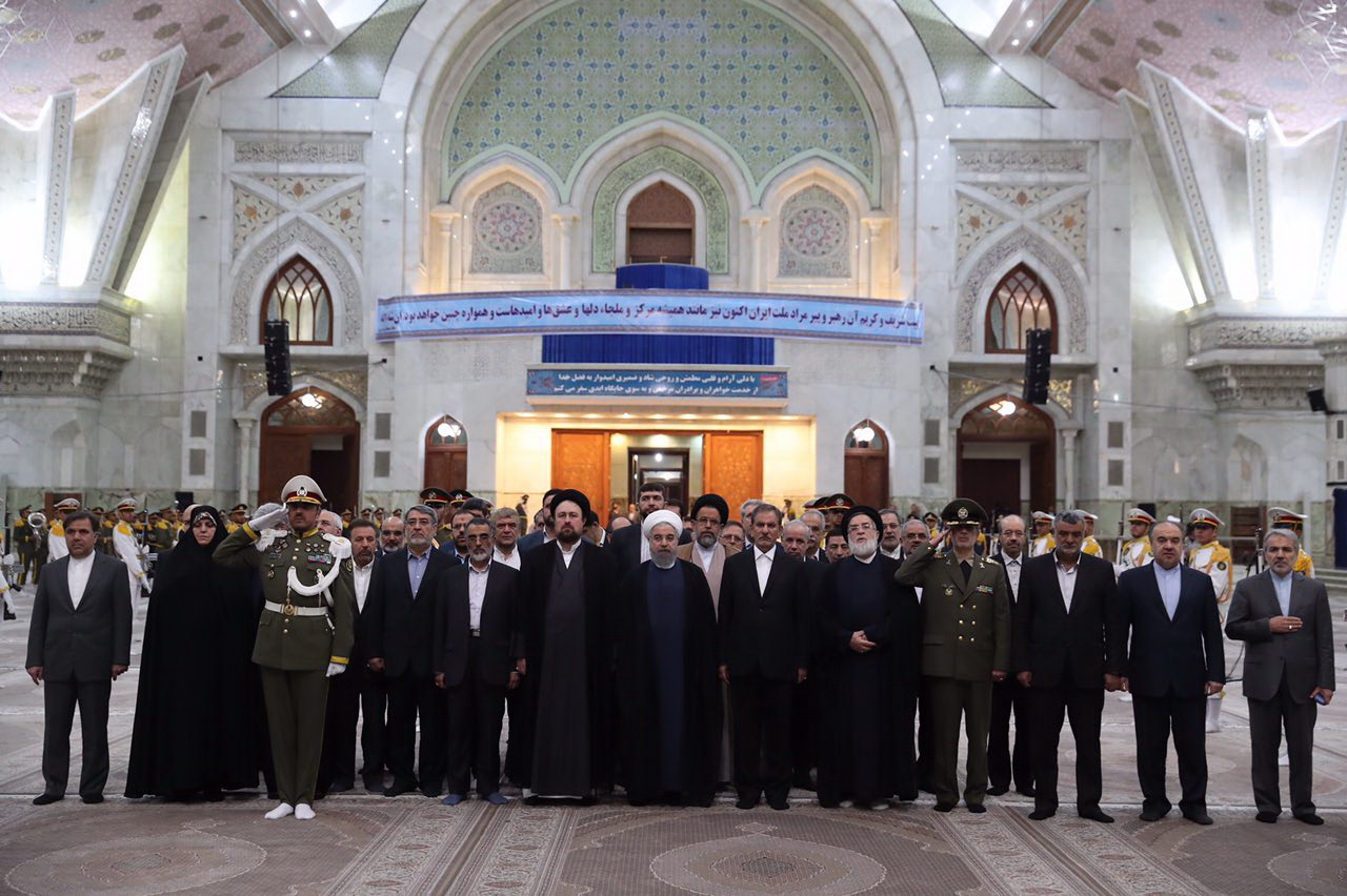 President Rouhani, new cabinet reaffirm allegiance to Imam Khomeini