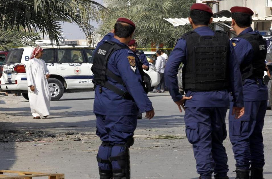 مليشيا جهاز الأمن الوطني تهجّر أسرة بحرينية قسرياً من البلاد بعد اعتقال رب الأسرة